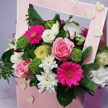 A szeretet üzenete - rózsaszín rózsákkal